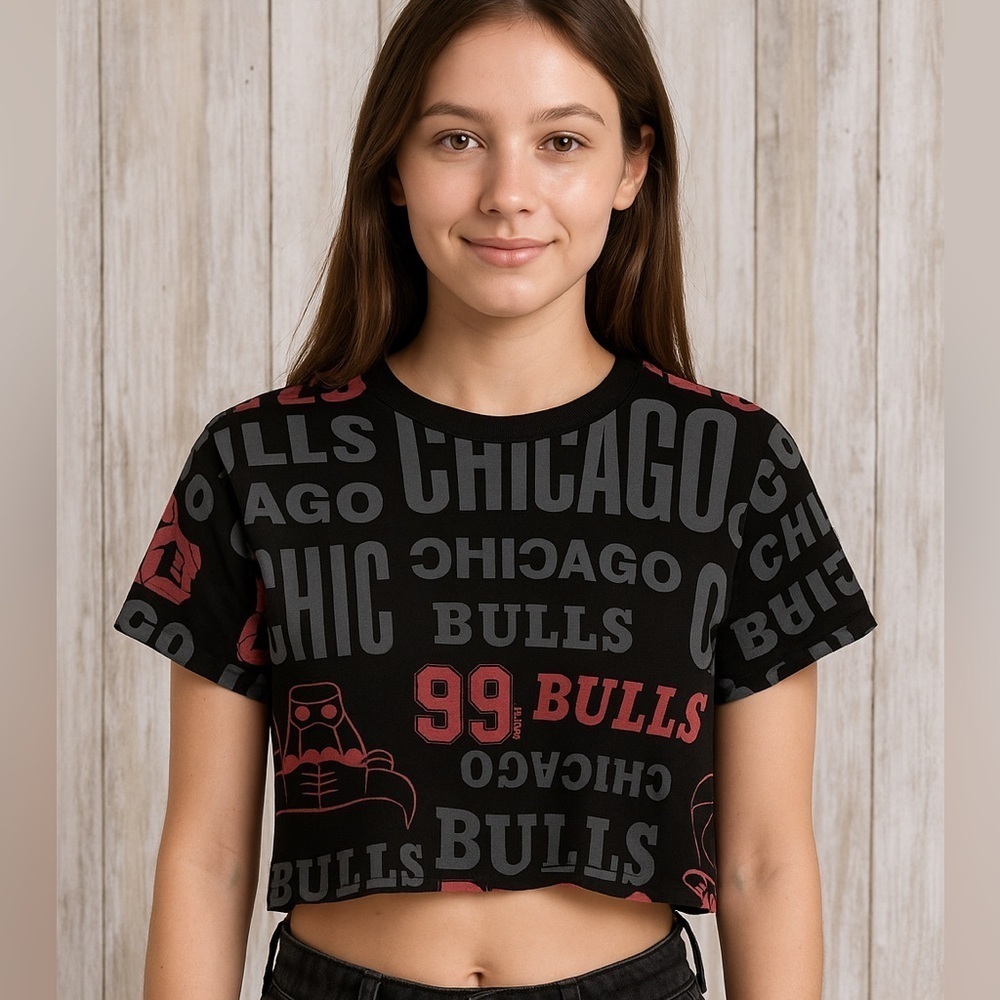Chicago Bulls Crop Top Women Medium NBA Graphic Tee Black Red Y2K NWT